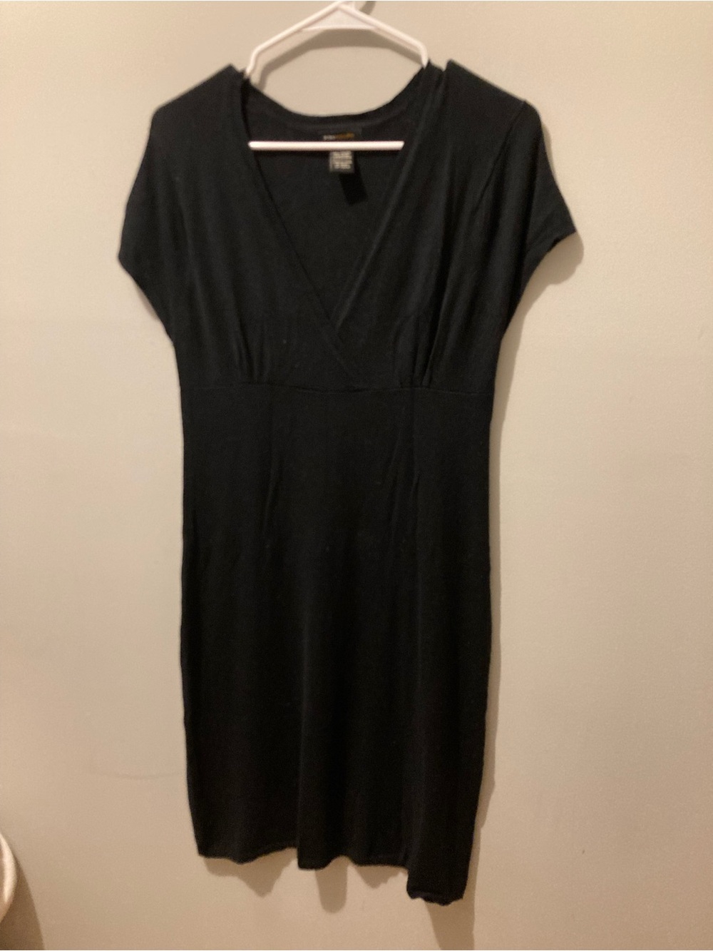 BCBGMAXAZRIA Black V Neck Dress Medium Classic Little Black Dress
